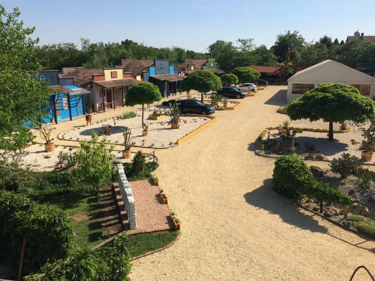 Bed and Breakfast Convoy Panzio Szajol Exterior foto